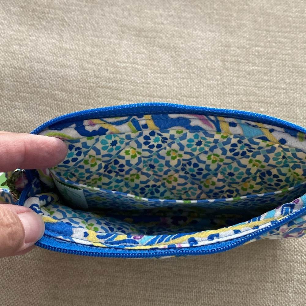 New Vera Bradley wristlet - Picture 2 of 4